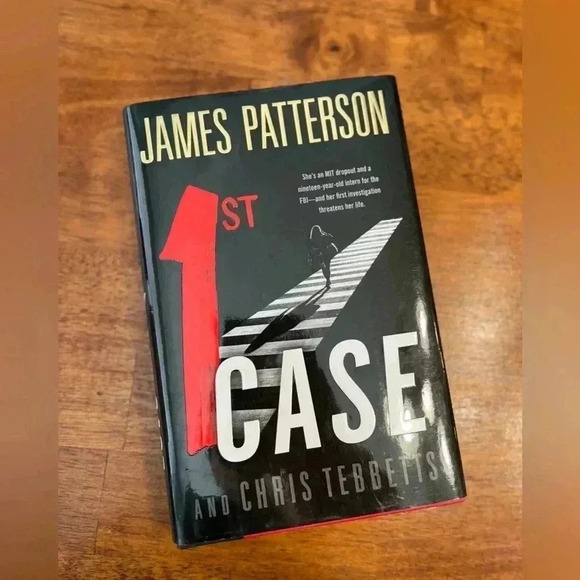 1st Case book by James Patterson and Chris Tebbetts - Picture 1 of 2